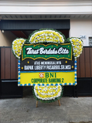 Papan Bunga Duka di Kampung Bugis