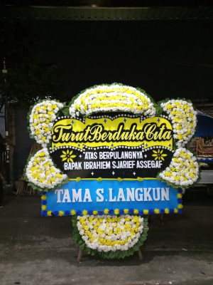 Papan Bunga Duka di Kampung Bugis