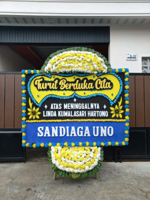 Papan Bunga Duka di Kampung Bugis