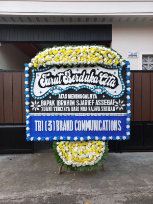 Papan Bunga Duka di Kampung Bugis